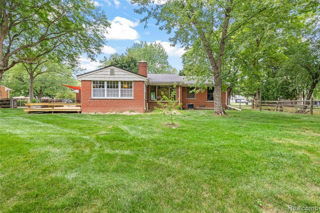 28432 Westerleigh Road, Farmington Hills, MI 48334