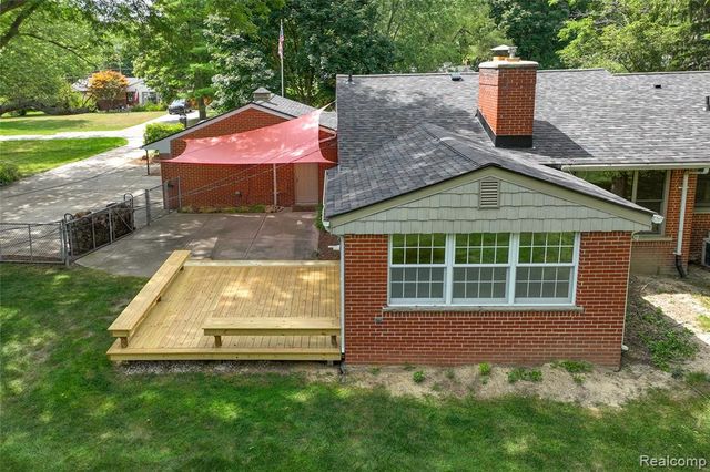 28432 Westerleigh Road, Farmington Hills, MI 48334