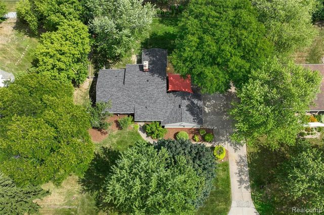 28432 Westerleigh Road, Farmington Hills, MI 48334
