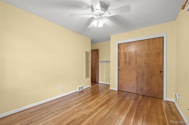 28432 Westerleigh Road, Farmington Hills, MI 48334