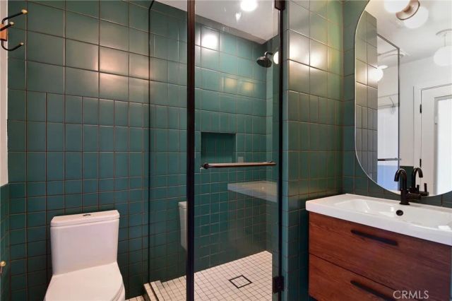 4676 Arriba Drive, Tarzana, CA 91356