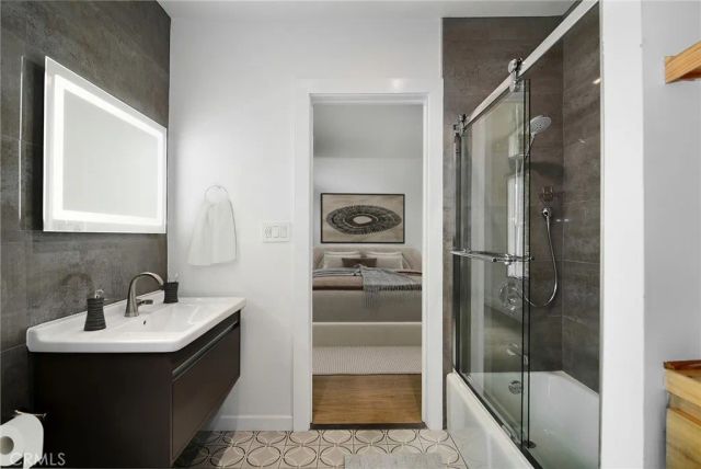 4676 Arriba Drive, Tarzana, CA 91356