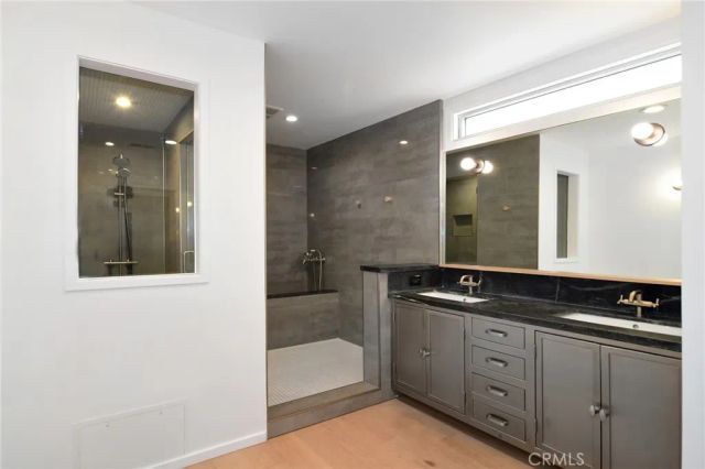 4676 Arriba Drive, Tarzana, CA 91356