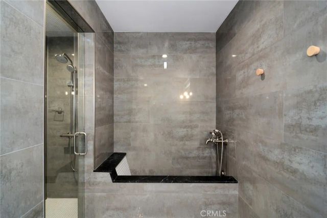 4676 Arriba Drive, Tarzana, CA 91356