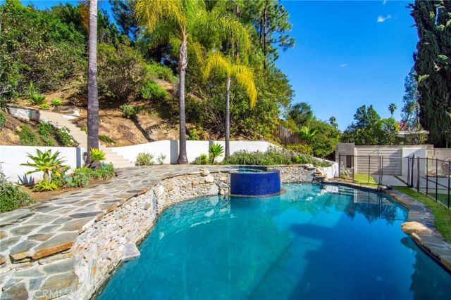 4676 Arriba Drive, Tarzana, CA 91356