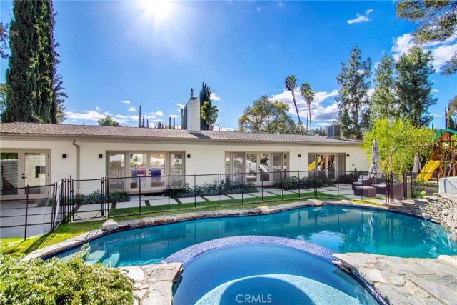 4676 Arriba Drive, Tarzana, CA 91356