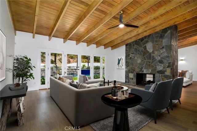 4676 Arriba Drive, Tarzana, CA 91356