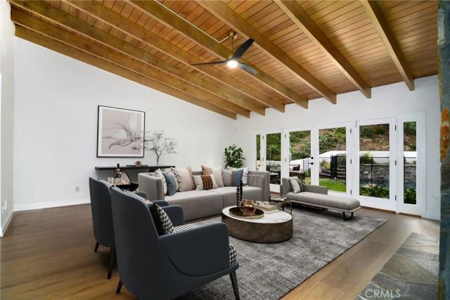 4676 Arriba Drive, Tarzana, CA 91356