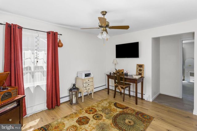 6 LINDEN AVE, Bordentown, NJ 08505