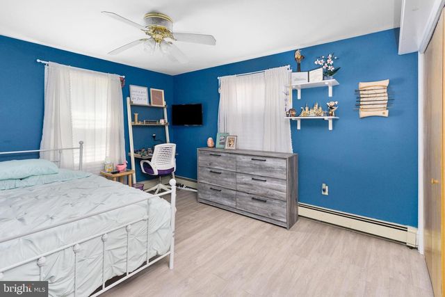 6 LINDEN AVE, Bordentown, NJ 08505