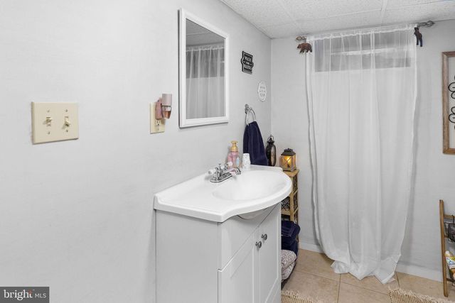 6 LINDEN AVE, Bordentown, NJ 08505