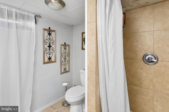 6 LINDEN AVE, Bordentown, NJ 08505