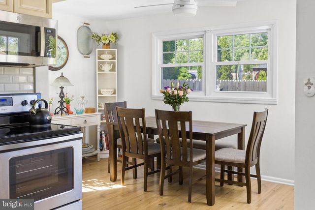 6 LINDEN AVE, Bordentown, NJ 08505