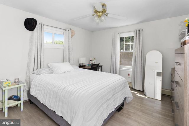 6 LINDEN AVE, Bordentown, NJ 08505