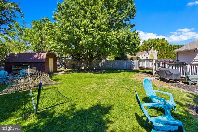 6 LINDEN AVE, Bordentown, NJ 08505