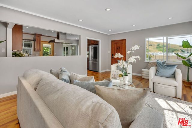 2544 Commodore Street, Los Angeles, CA 90032