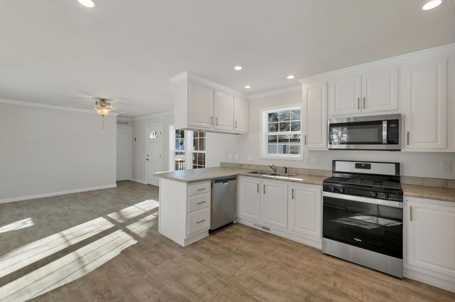 41 Hayes Mobile Home Park, Exeter, NH 03833