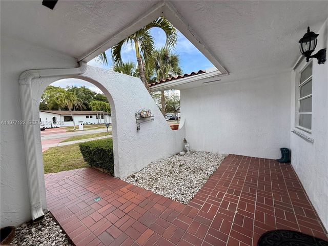 16665 SW SW 93rd Ct, Palmetto Bay, FL 33157