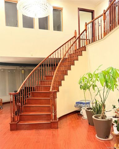 26105 Bridgewater Avenue, Glen Oaks, NY 11004