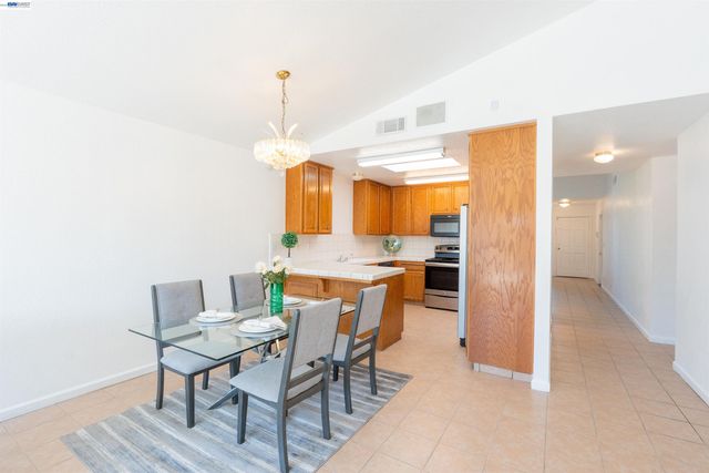 2932 Alcott Ct, Modesto, CA 95355