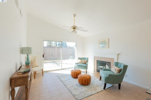 2932 Alcott Ct, Modesto, CA 95355