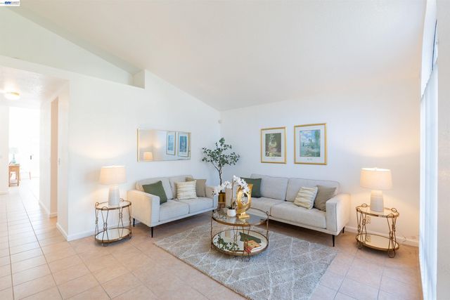 2932 Alcott Ct, Modesto, CA 95355