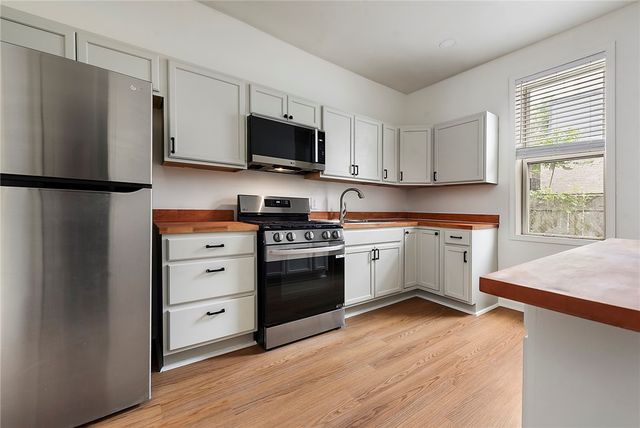 2828 Larkins Way, South Side, PA 15203