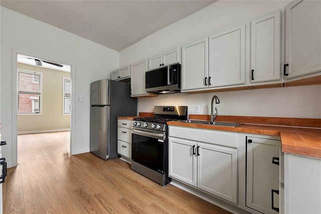 2828 Larkins Way, South Side, PA 15203