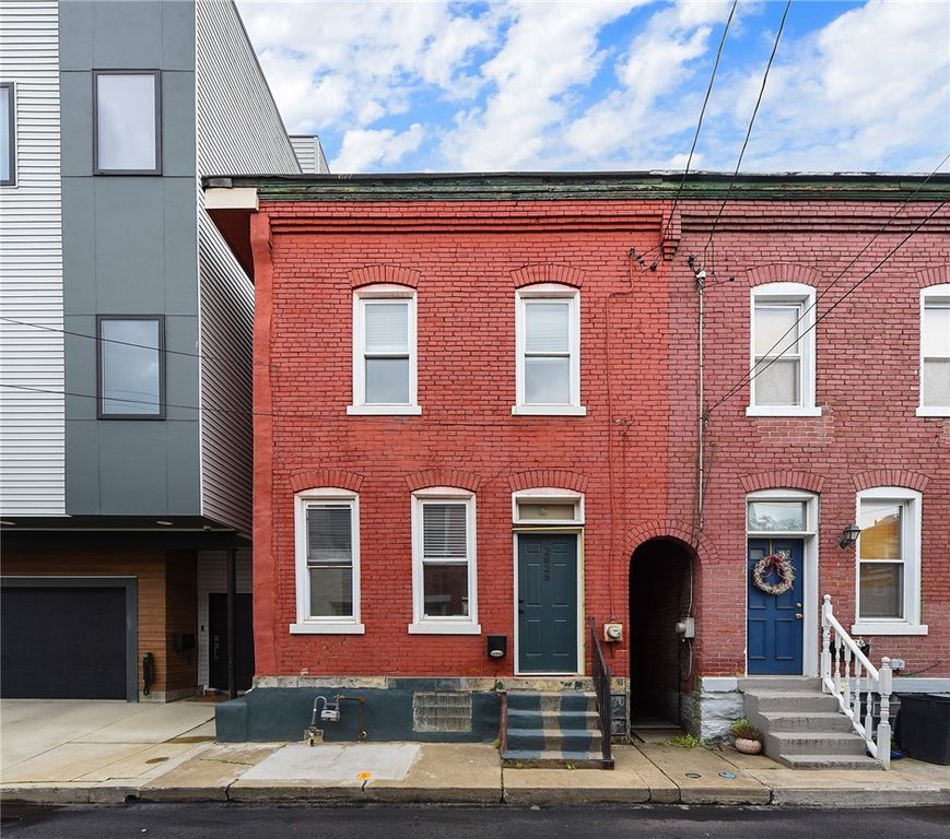 2828 Larkins Way, South Side, PA 15203