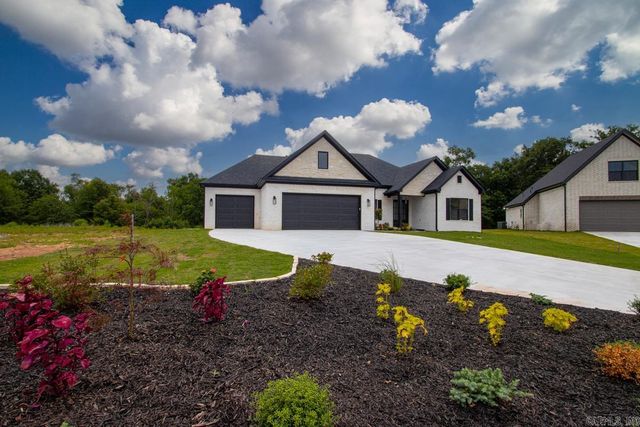 611 Corondelet Lane, Maumelle, AR 72113