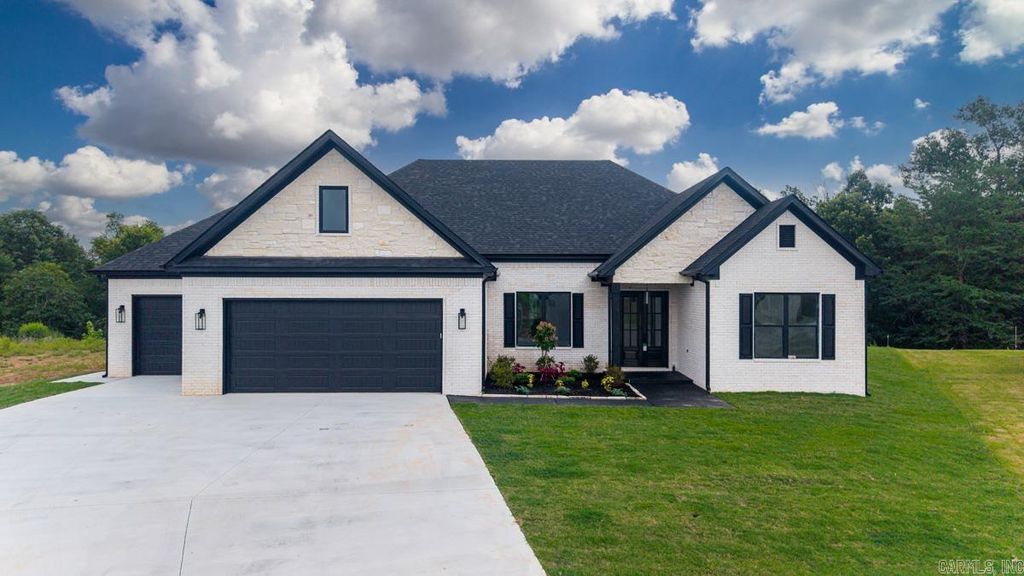 611 Corondelet Lane, Maumelle, AR 72113