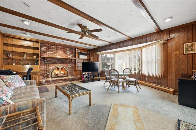 8 Andover Court, Garden City, NY 11530