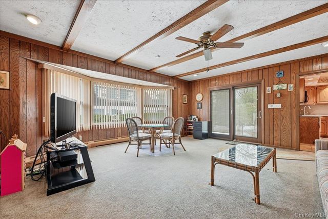 8 Andover Court, Garden City, NY 11530