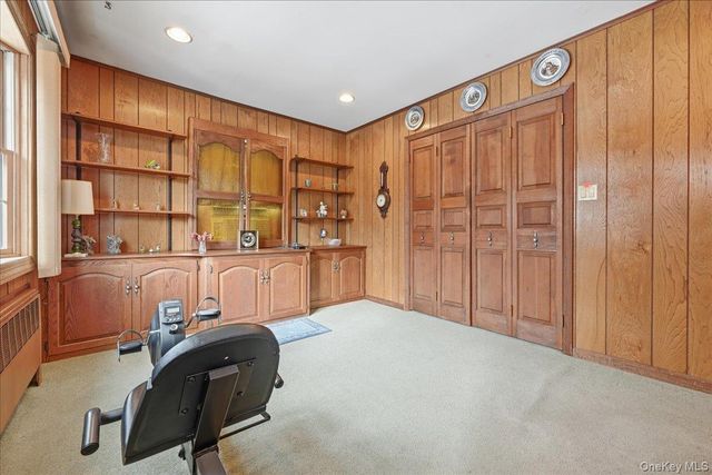 8 Andover Court, Garden City, NY 11530