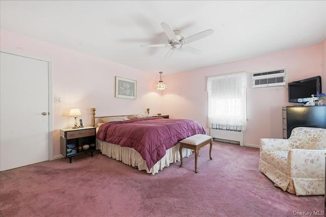 8 Andover Court, Garden City, NY 11530