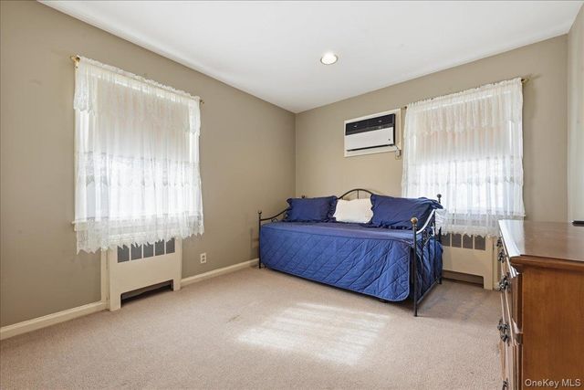 8 Andover Court, Garden City, NY 11530