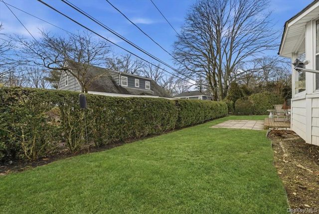 8 Andover Court, Garden City, NY 11530