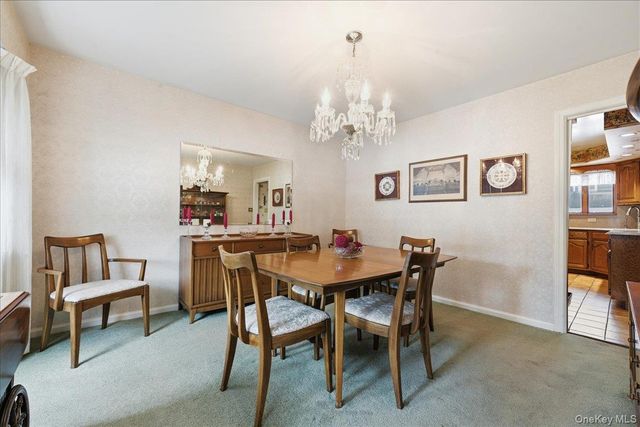 8 Andover Court, Garden City, NY 11530