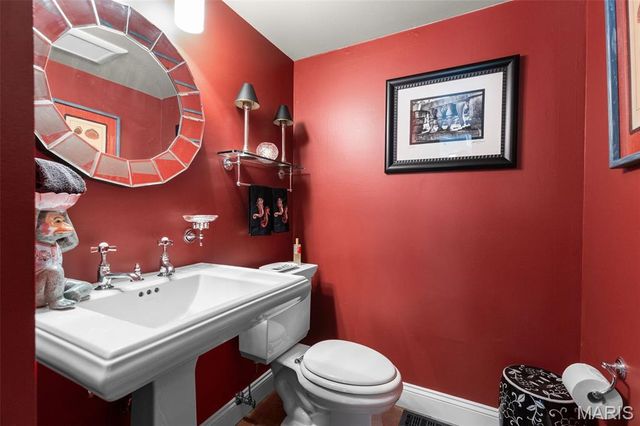 2029 Cedarmill Drive, Chesterfield, MO 63017