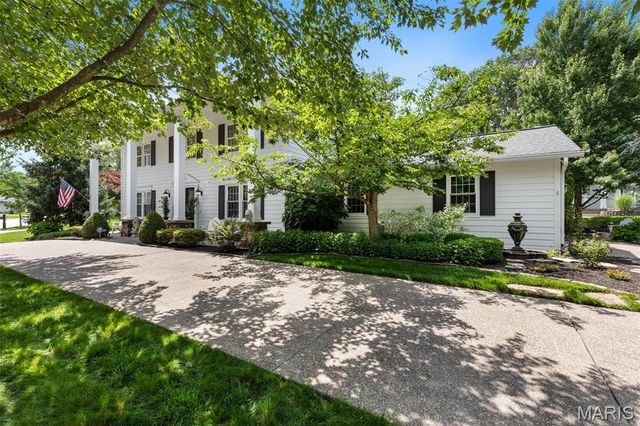 2029 Cedarmill Drive, Chesterfield, MO 63017