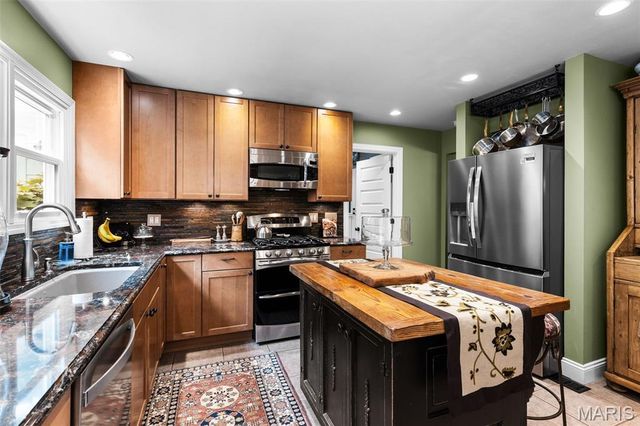 2029 Cedarmill Drive, Chesterfield, MO 63017