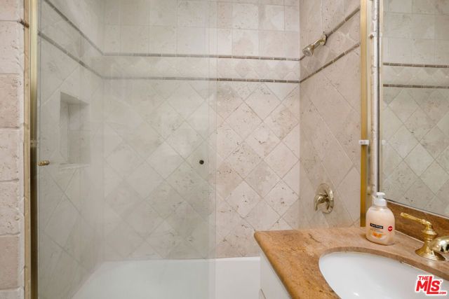 2101 Ocean Avenue 3, Santa Monica, CA 90405