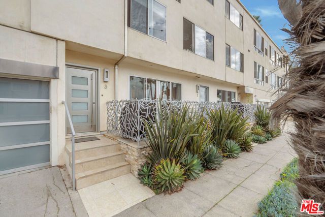 2101 Ocean Avenue 3, Santa Monica, CA 90405