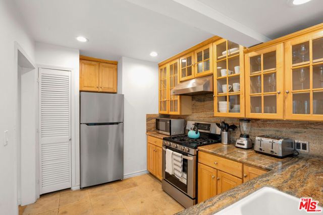 2101 Ocean Avenue 3, Santa Monica, CA 90405