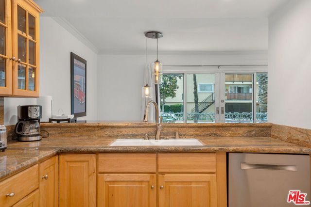 2101 Ocean Avenue 3, Santa Monica, CA 90405