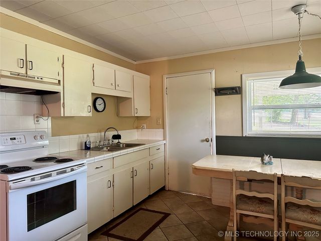 419036 E 1144 Road, Checotah, OK 74426