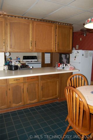 605 W Cummings Street, Henryetta, OK 74437