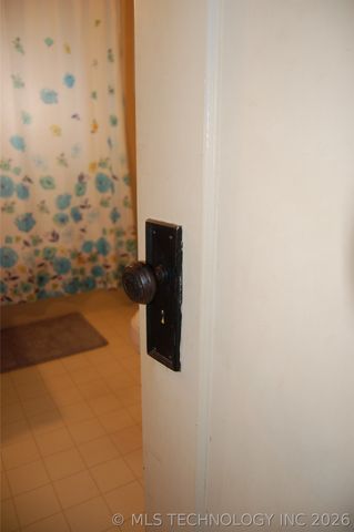 605 W Cummings Street, Henryetta, OK 74437