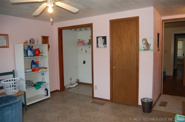 605 W Cummings Street, Henryetta, OK 74437