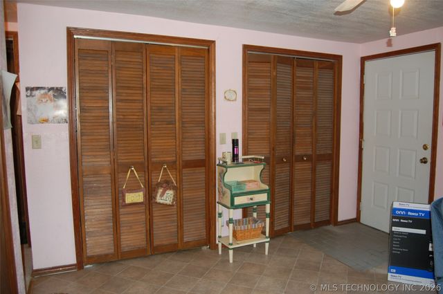 605 W Cummings Street, Henryetta, OK 74437